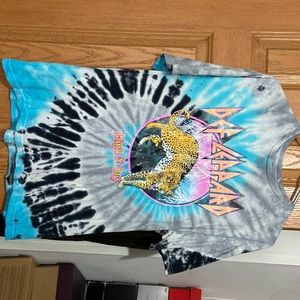 Def Leppard t shirt.